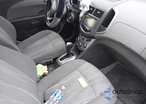 2016 Chevrolet Sonic Lt Auto из США, поврежденный, VIN 1G1JC5SB4G4103831